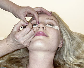 eyelash tinting